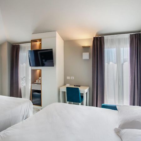 Hotel Villa Elena วาราซเซ ภายนอก รูปภาพ