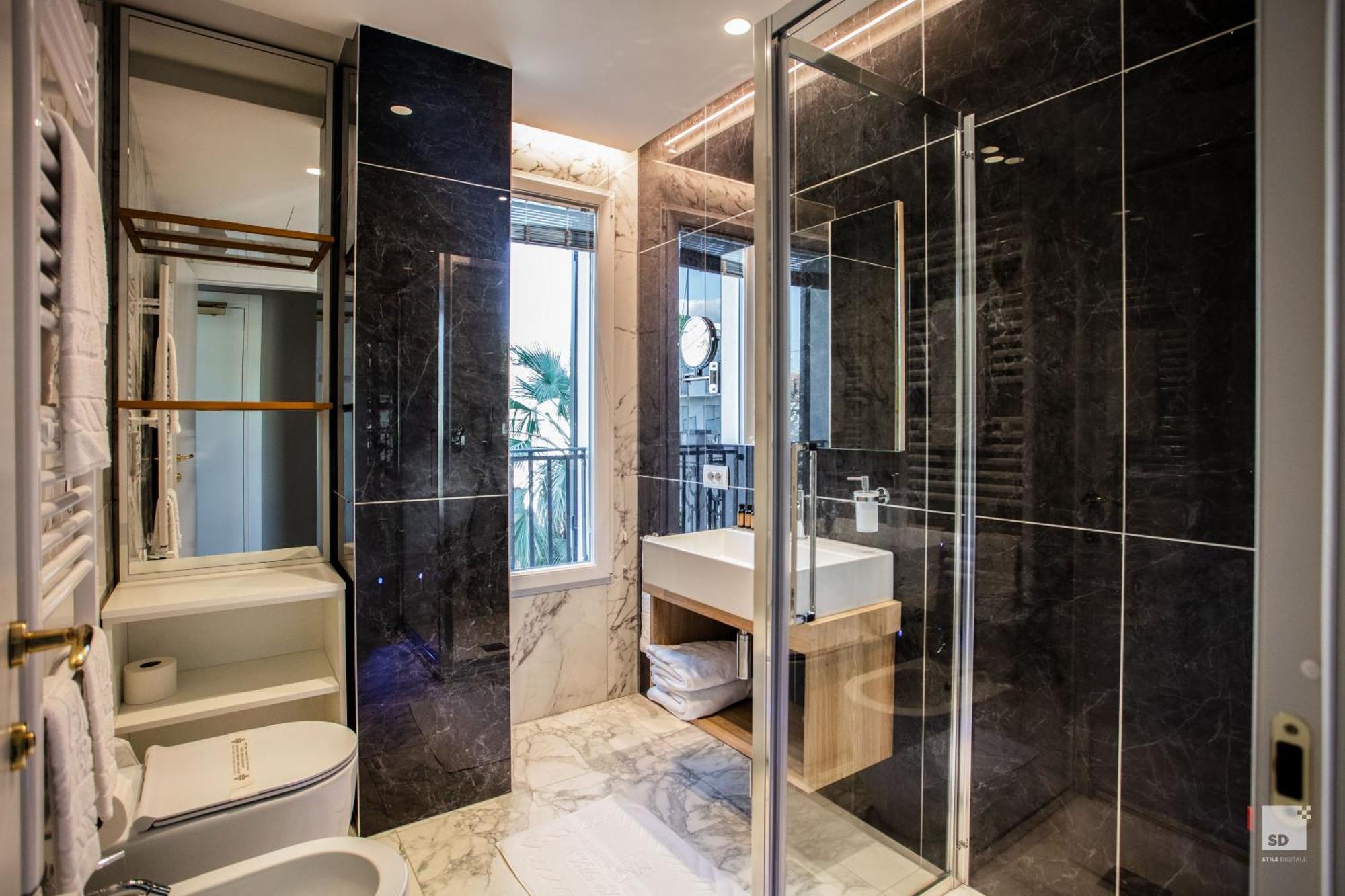 Hotel Villa Elena วาราซเซ ภายนอก รูปภาพ