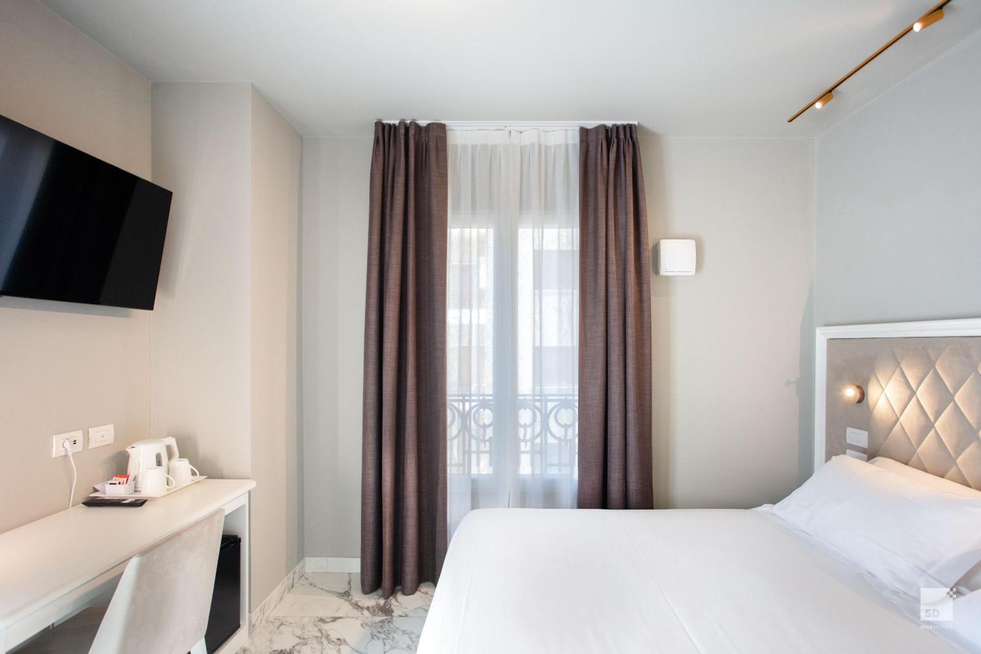 Hotel Villa Elena วาราซเซ ภายนอก รูปภาพ