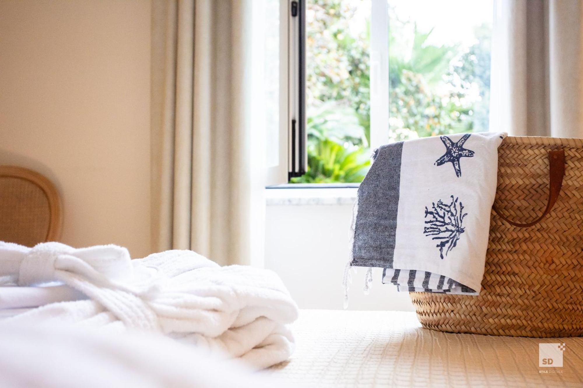 Hotel Villa Elena วาราซเซ ภายนอก รูปภาพ