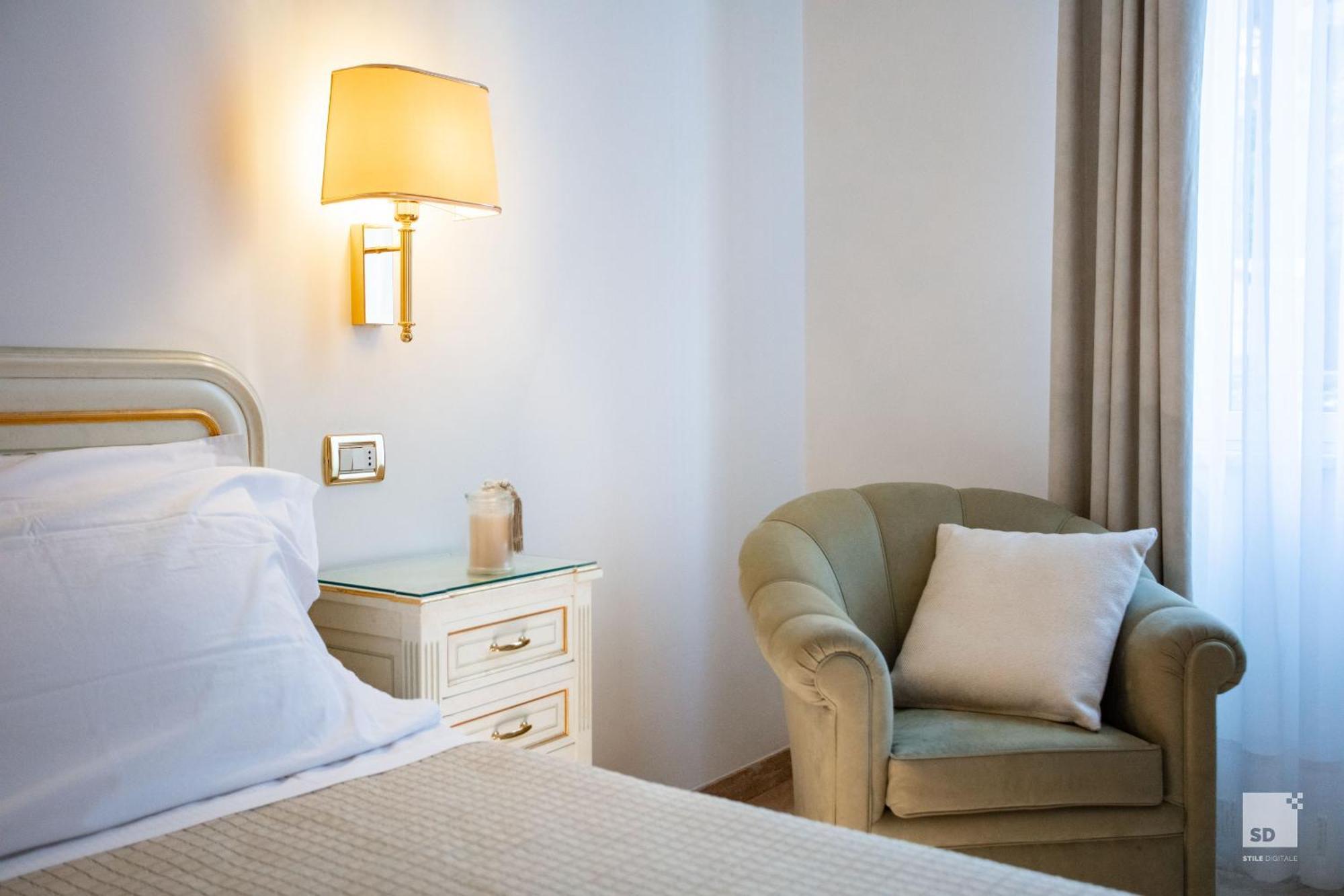 Hotel Villa Elena วาราซเซ ภายนอก รูปภาพ