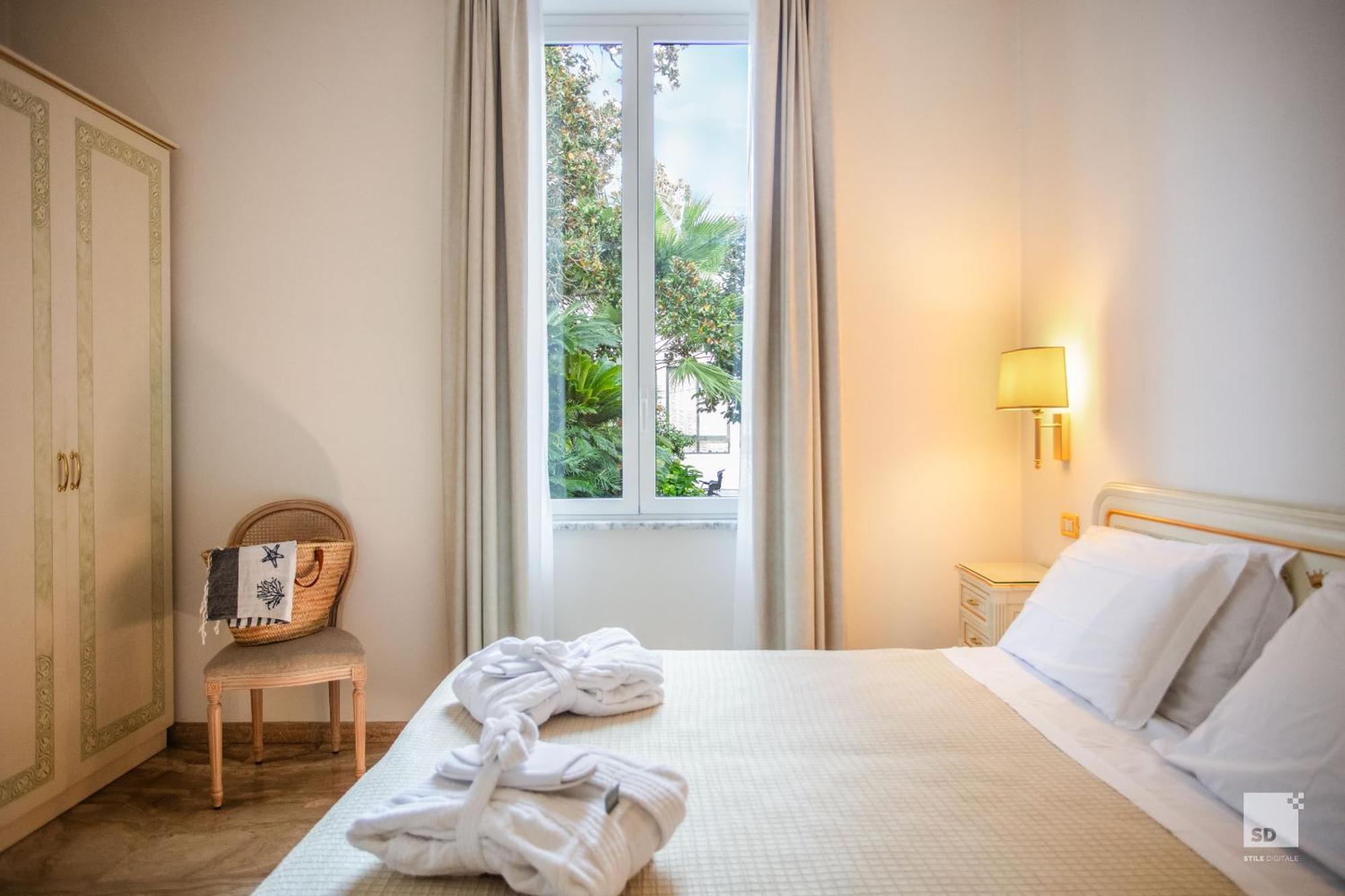 Hotel Villa Elena วาราซเซ ภายนอก รูปภาพ